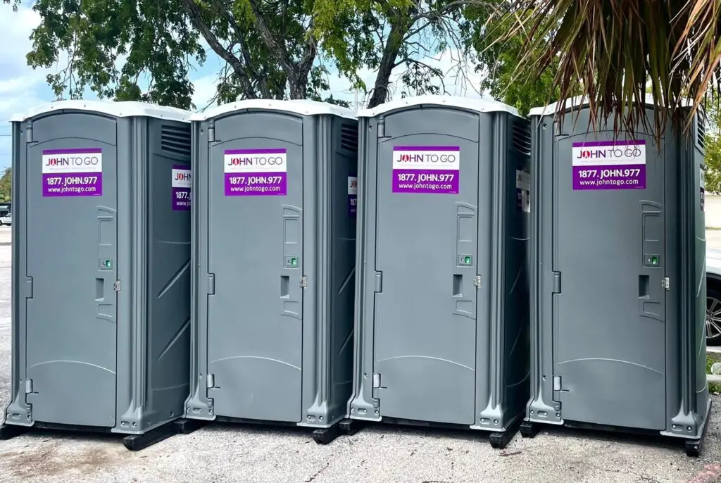 row of porta john rentals in Florida