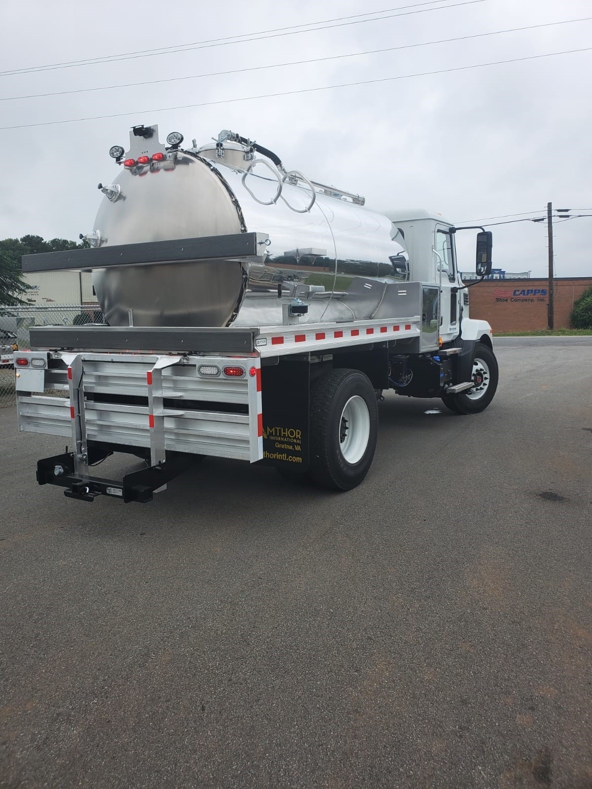 Porta potty service truck