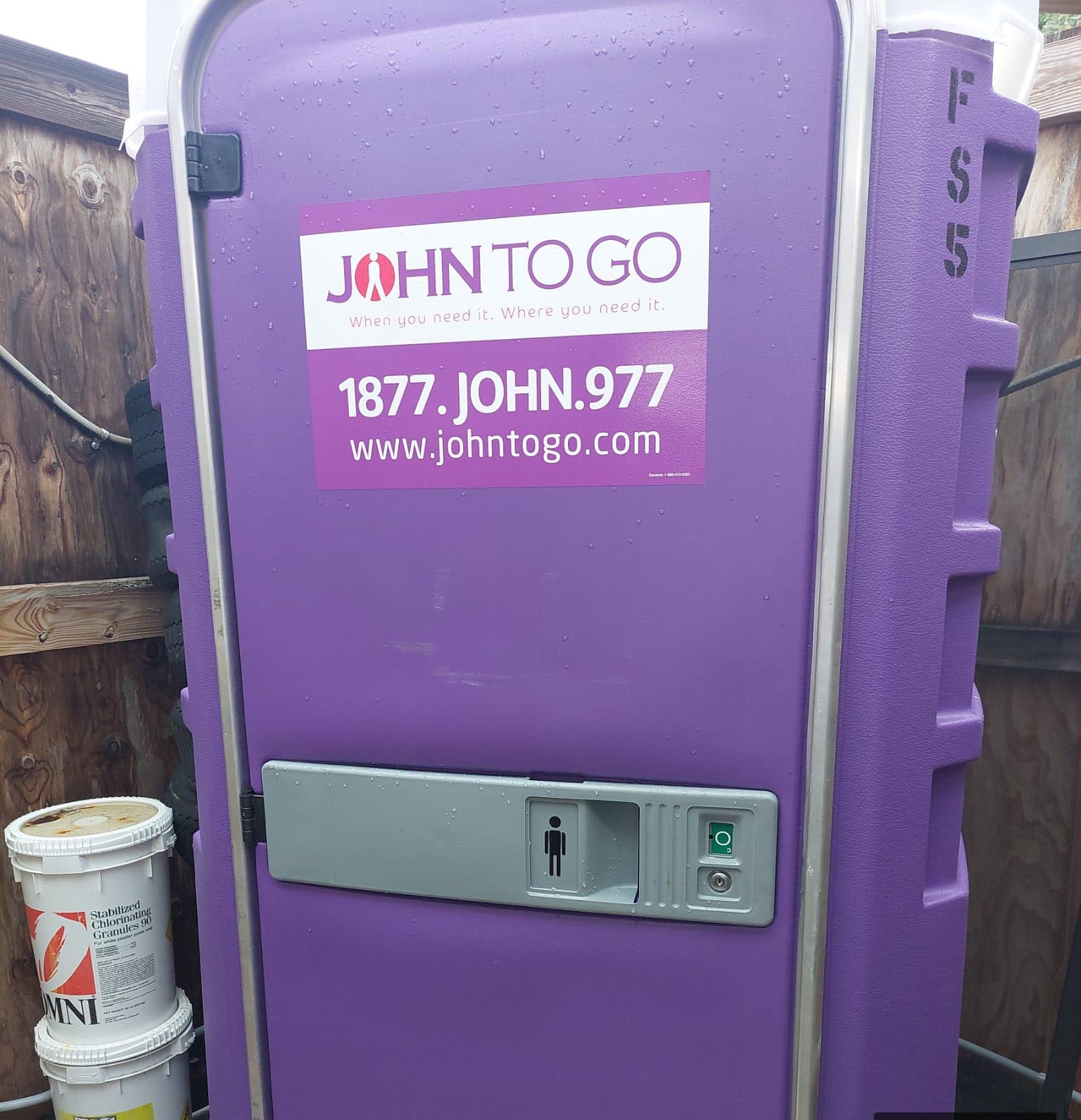 Portable bathroom near Hialeah new