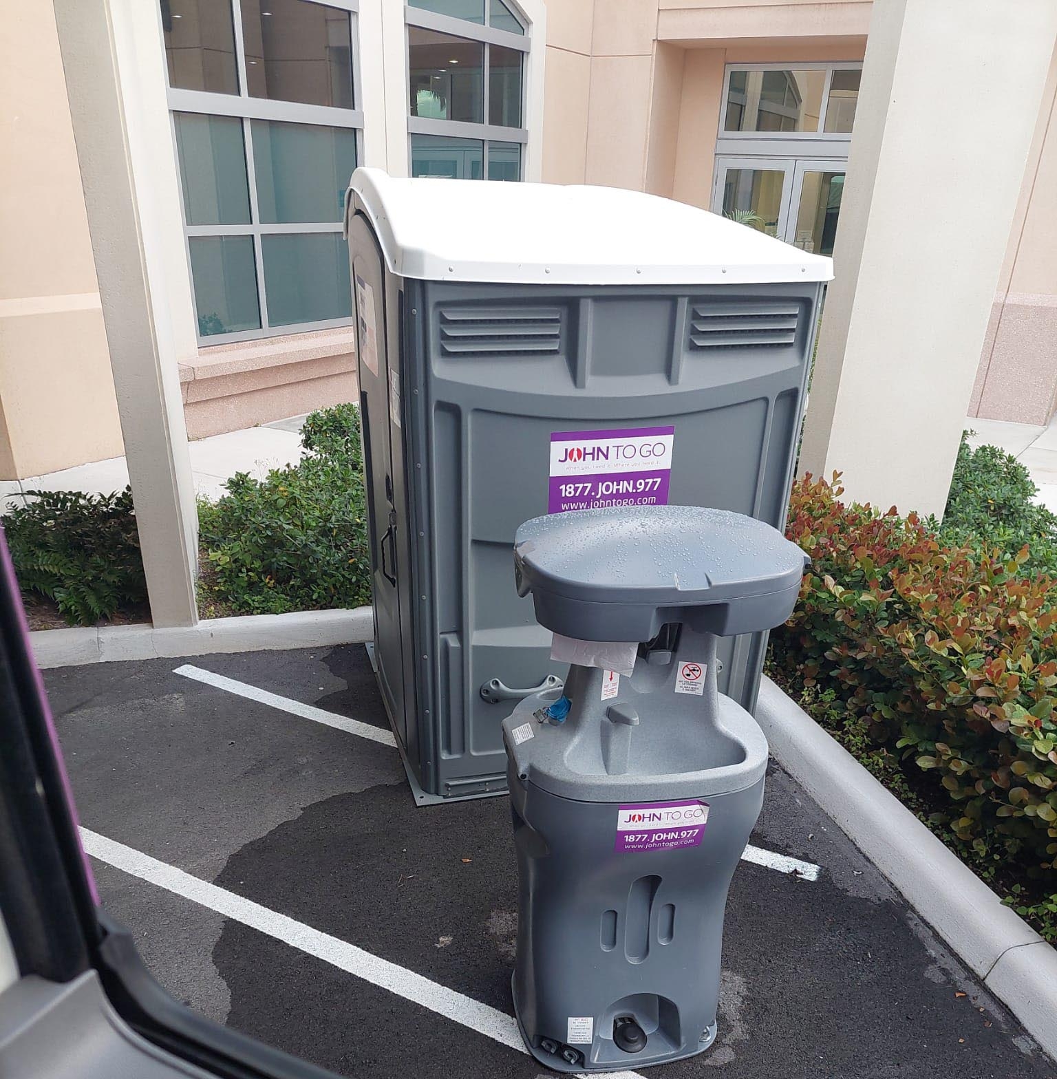 handwashing station and restroom unit for outdoor event