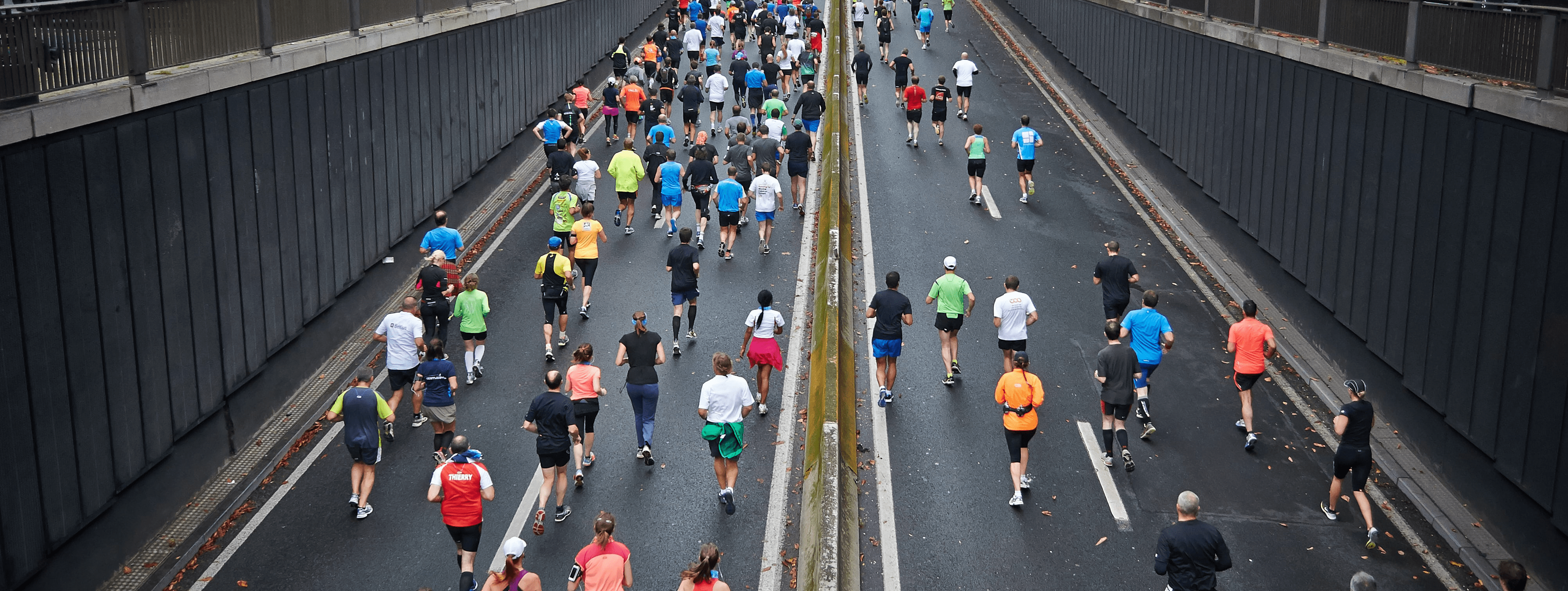 runners at fundraising event