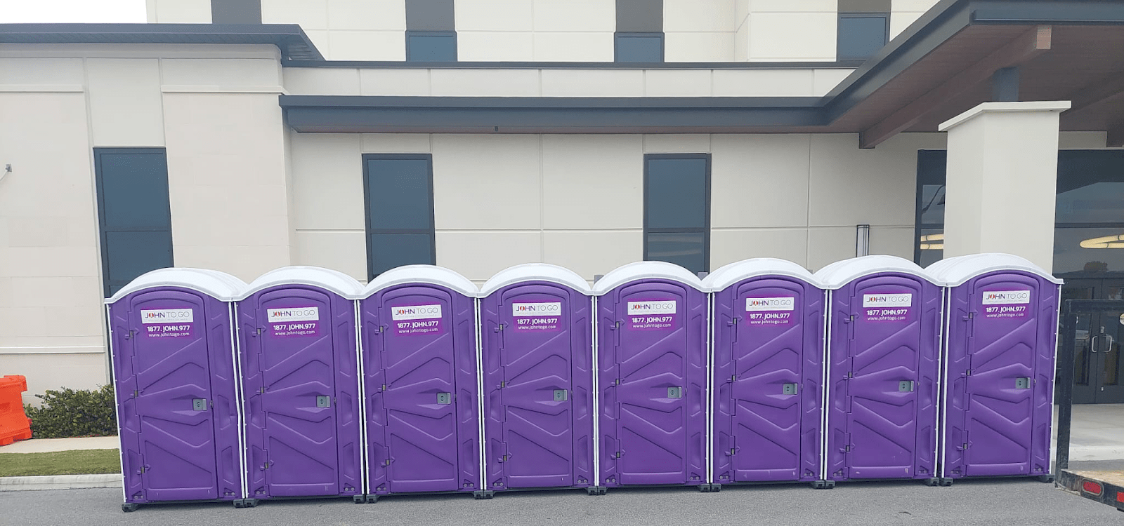 mobile bathrooms for event