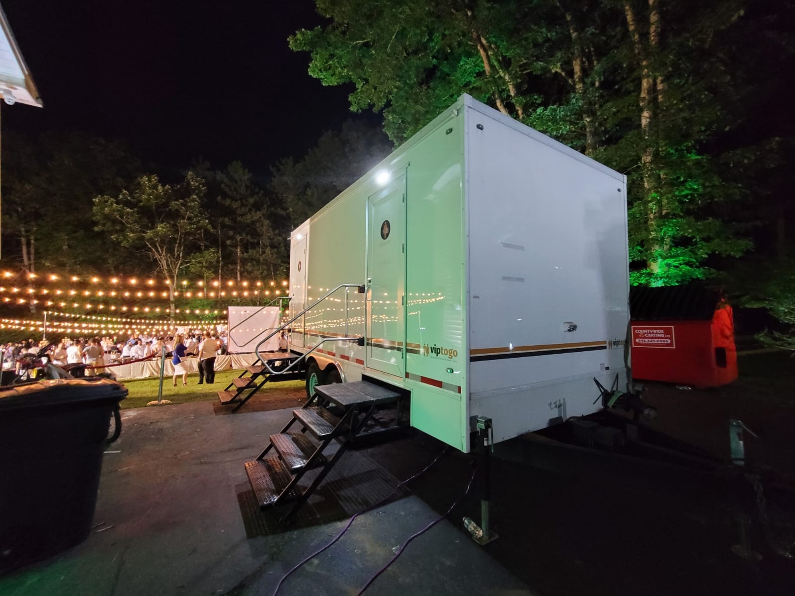 event restroom trailer at luxury event
