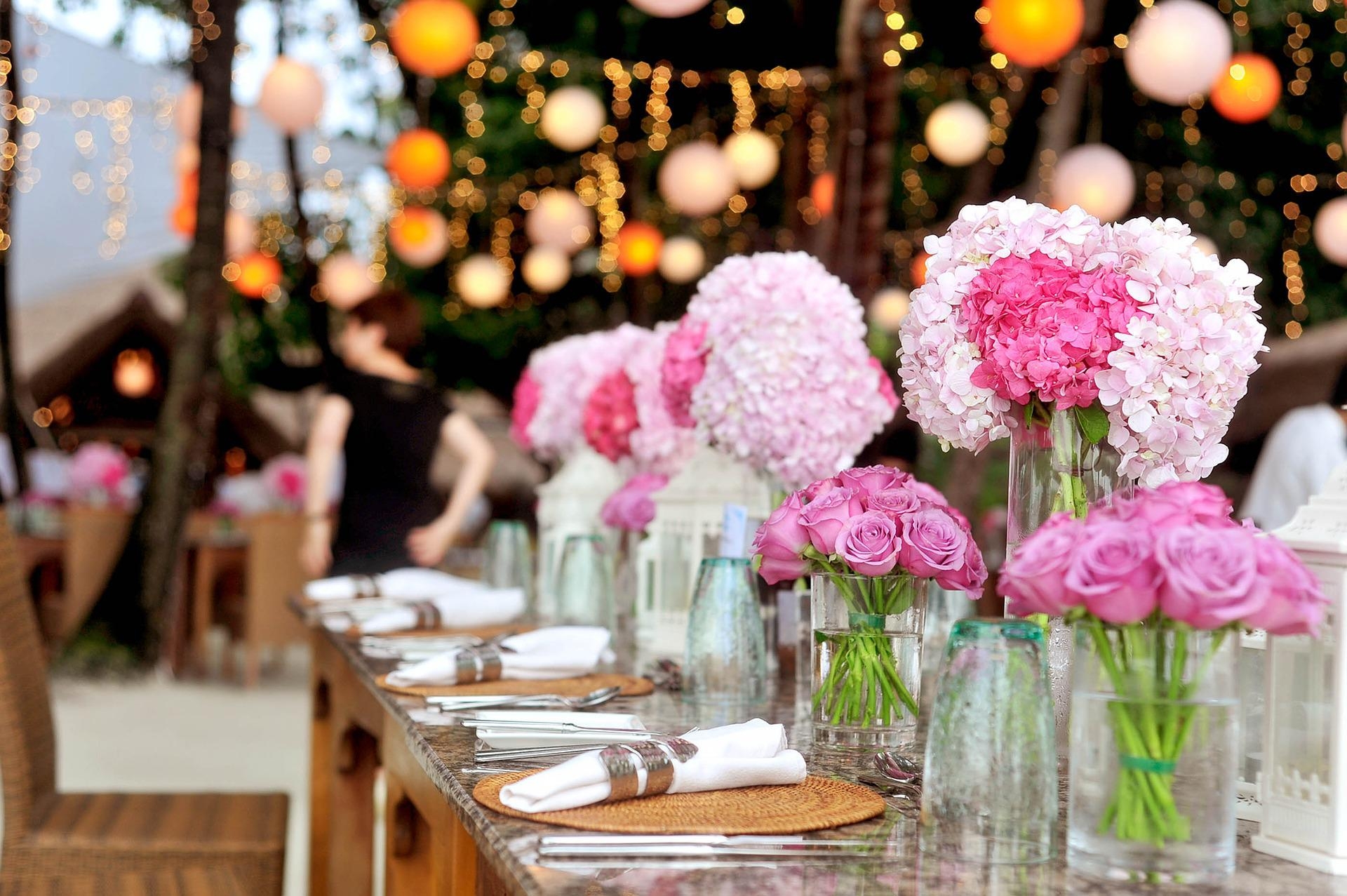 fresh flower arrangement at luxury events