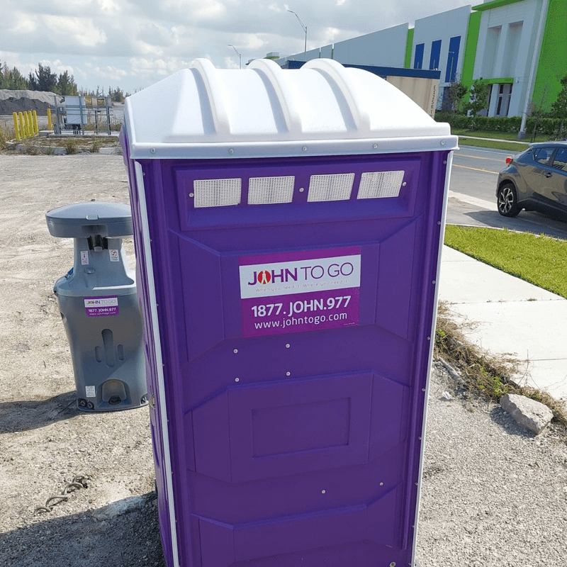Reliable portable toilet at a site