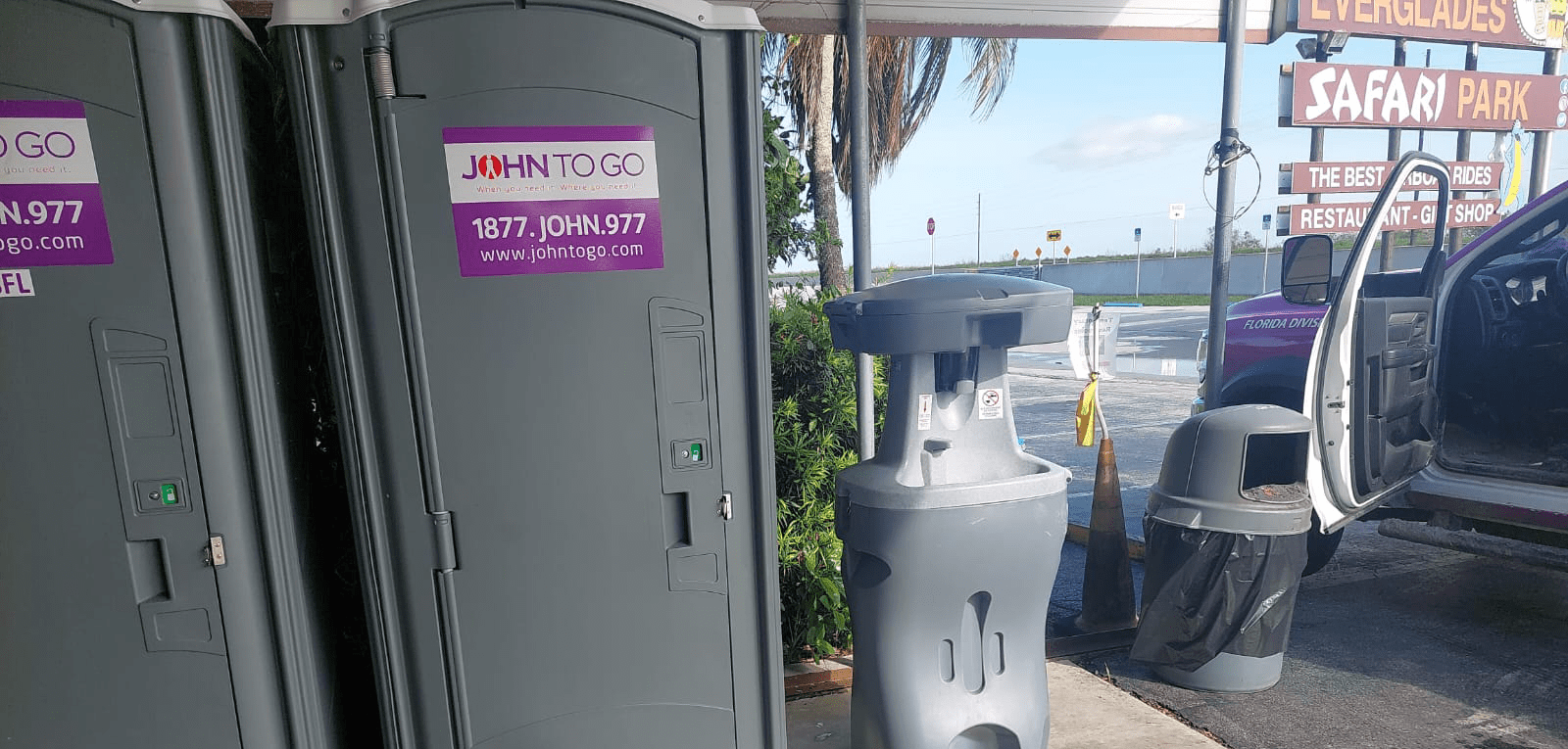 Portable toilets with a handwashing station