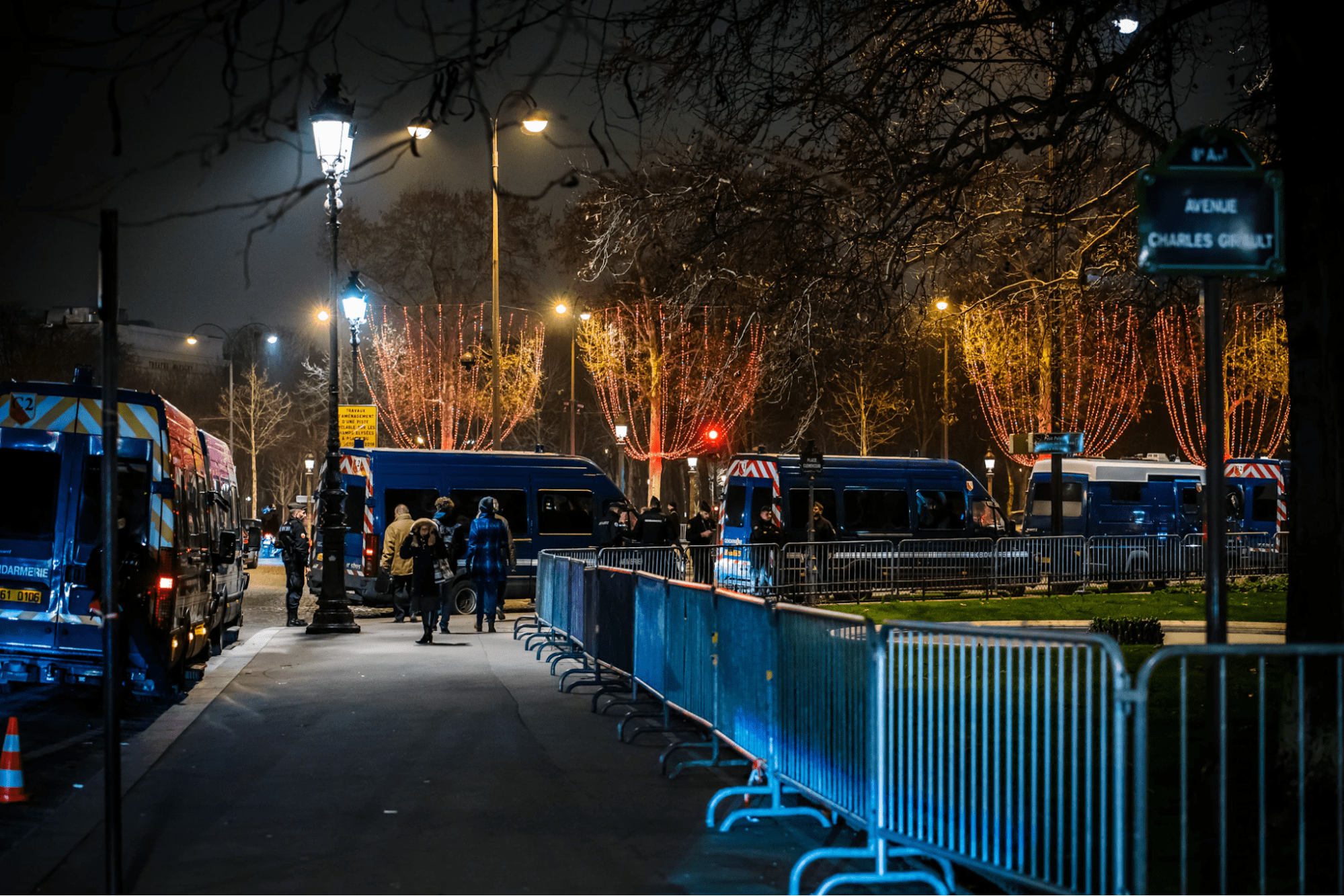 Temporary fencing barricades for event security